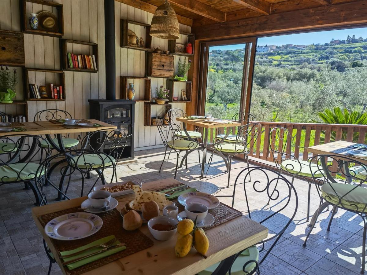 La Corte Degli Ulivi - Albergo Rurale Трезнурагес Экстерьер фото