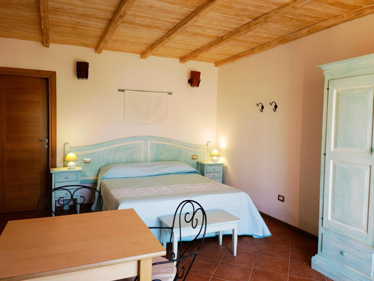 La Corte Degli Ulivi - Albergo Rurale Трезнурагес Экстерьер фото