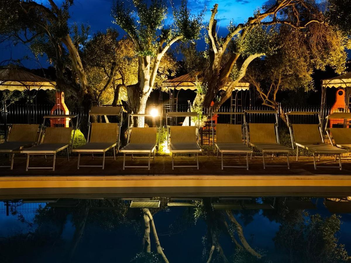 La Corte Degli Ulivi - Albergo Rurale Трезнурагес Экстерьер фото
